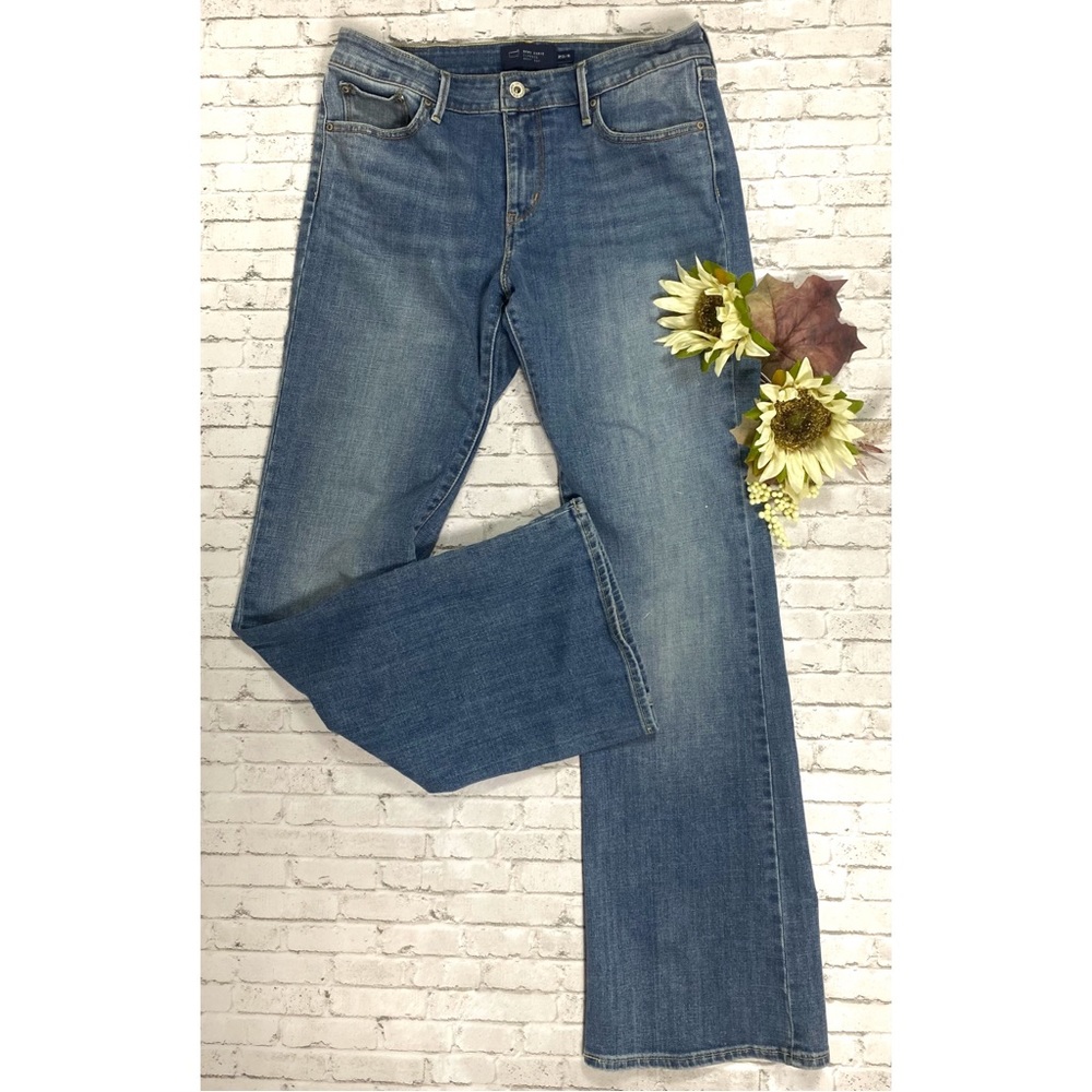 Levi’s San Francisco Women’s Boot Cut Jeans Med. wash Size 29/8